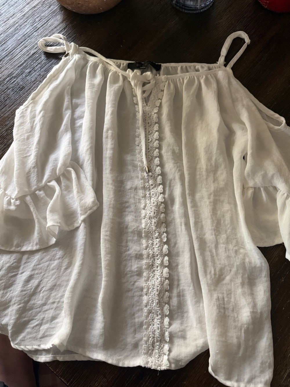 BE COOL White Cold-Shoulder Crochet-Trim Tunic Top